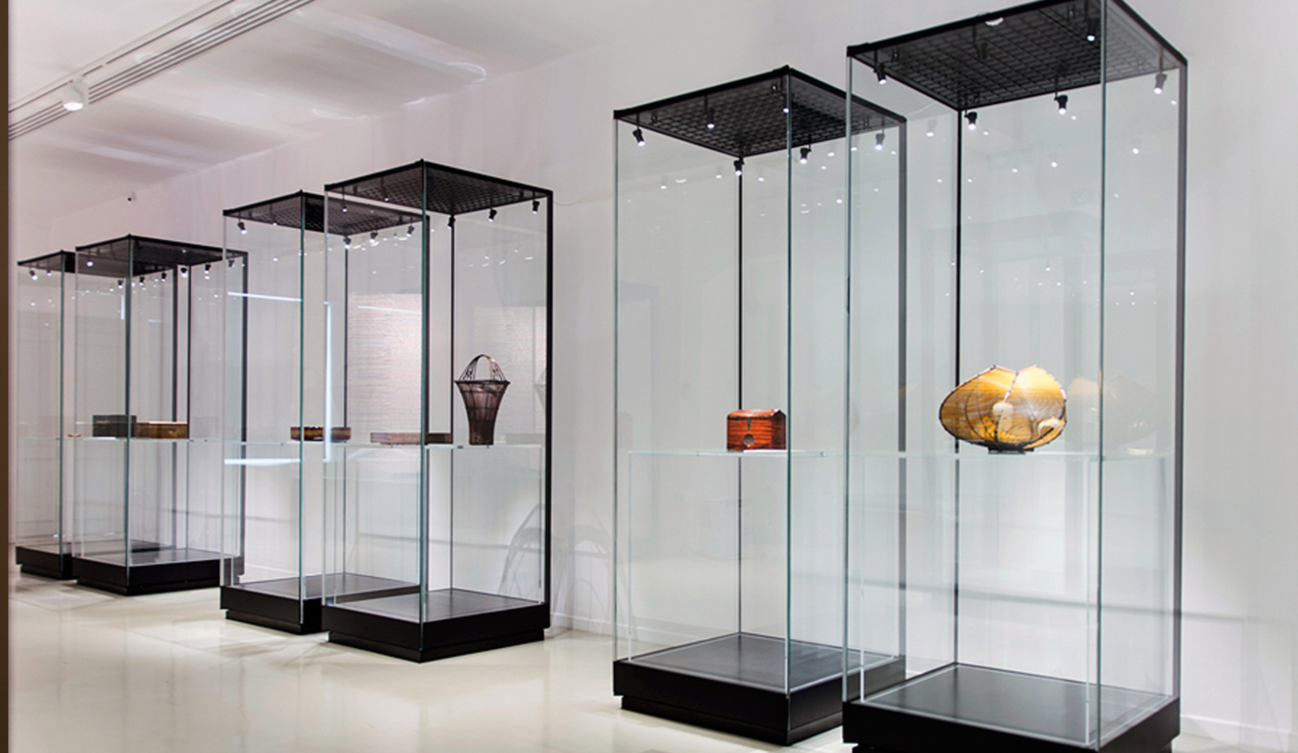 DECORATIVE ARTS OF THE MEIJI AND HEIJI PERIODS EXHIBITION